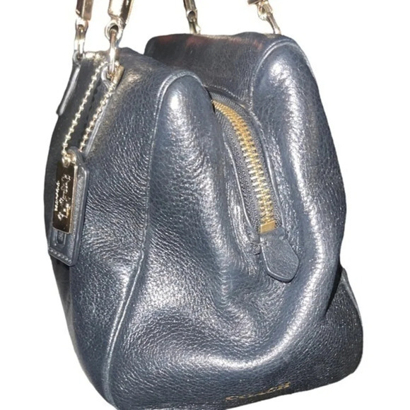 COACH PURSE. Super cute - Picture 12 of 15